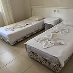 לינה וארוחת בוקר Gorkem & אולודניץ
